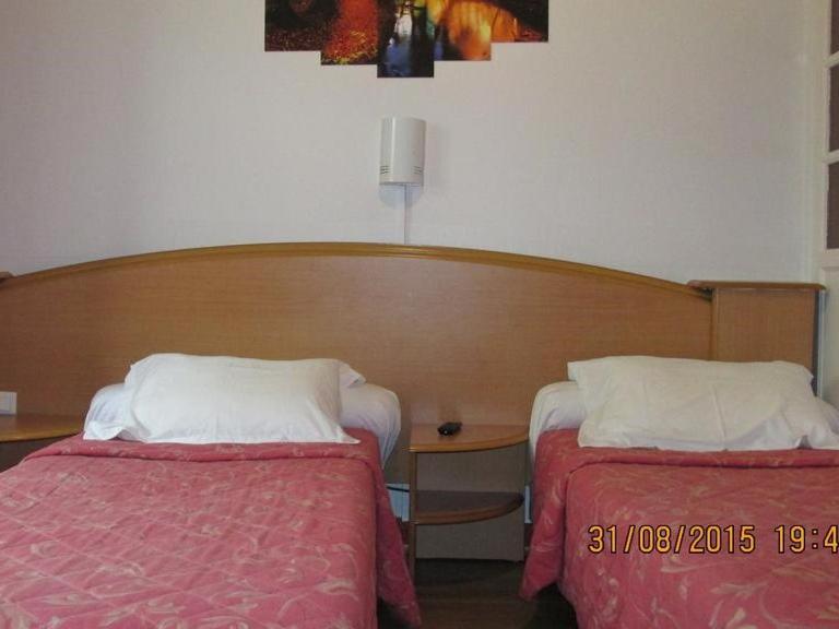 Pictav Hotel Poitiers Room photo